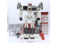 Metroplex 100% Complete Thrilling 30 Transformers Generations 2013 Hasbro Figure