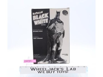 Batman Black & White Statue Alex Ross DC Direct 7.5" Cold-Cast Porcelain Statue