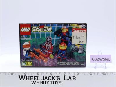 #6705 Space Exploreres Lego 1995 Unitron Mini-Figure Set