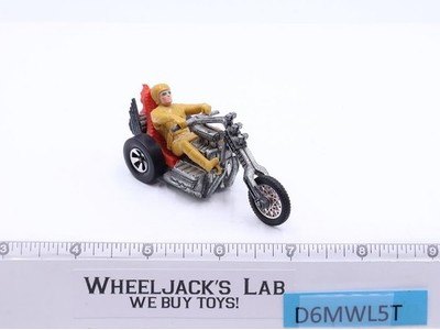 Rrrumblers Torque Chop Motorcycle RED w/ Driver & Track-Rack Wheels 1971 Mattel