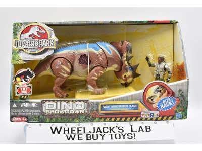 Pachyrhinosaurus Clash Dino Showdown NEW TRU Jurassic Park Hasbro 2012
