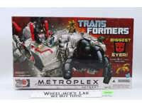 Metroplex 100% Complete W/Box Thrilling 30 Transformers Generations 2013 Hasbro