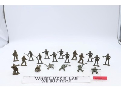 Lot of 19 Green Plastic Infantrymen WWII CTS / BMC 3" Toy Soldiers