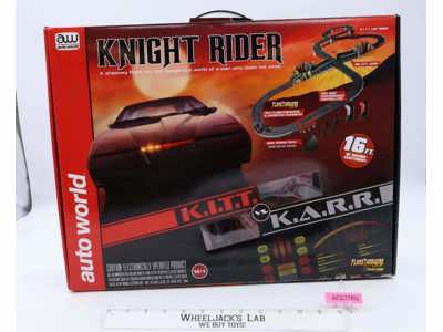 K.I.T.T. vs K.A.R.R. Slot Car Racing Knight Rider XTraction 2015 Auto World