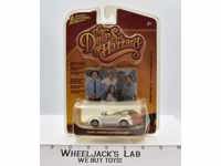 Hughie Hogg's Volkswagen Beetle Dukes of Hazzard 2007 Johnny Lightning NEW MOSC
