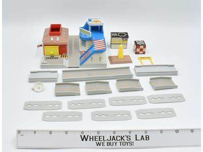 Emergency Corner 100% Complete Highways & Byways Micro Machines 1991 Galoob