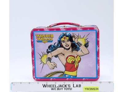 Wonder Woman 3-D Lunch Box D.C. Comics 2001
