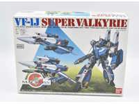 Bandai 1/100 VF-1J Super Valkyrie Max Type model kit 3-mode variable