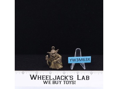Yoda Keychain Brass Tone Charm Star Wars 1997 LFL Lucasfilm Vintage