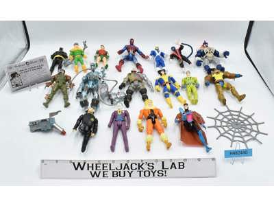 Lot of 17 Superhero/Batman Action Figures and Accessories 1990's Kenner/Toy Biz