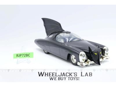 Batmobile of 1950 DC Comics Batman 2002 Johnny Lightning Vehicle