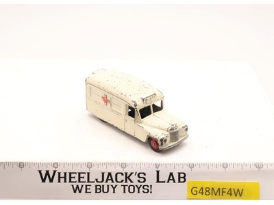 DINKY Toys White Daimler Ambulance #253 Meccano LTD Vintage England