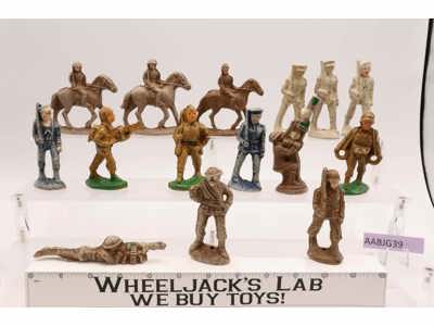 Lot of 12 Wooden Miniature Figurines + 3 Horses Unknown Brand 3" Figures