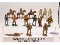 Lot of 12 Wooden Miniature Figurines + 3 Horses Unknown Brand 3" Figures