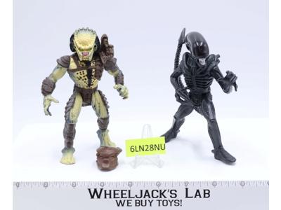 Alien vs. Predator Beast & Hunter Alien Renegade 1993 Kenner