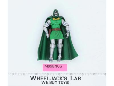 Dr. Doom Marvel Universe Hasbro 2009 Action Figure