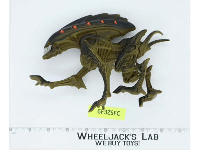 Wild Boar Alien With Hidden Power Attack Spikes Aliens 1994 Kenner Action Figure