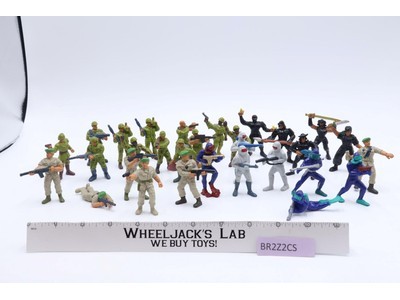 Lot of 30 Soldiers GUTS! 1986 Mattel Military Action Figures
