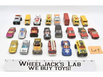 Car Lot of 22 #7 Vintage Matchbox Vehicles With Carry Case