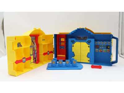 Hall of Justice Super Powers 1985 Kenner Action Figure Playset
