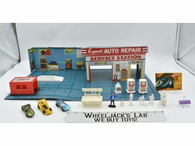 Service Station Tin Toys Marx 1950's Toy Car Playset