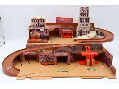 Sto n Go City Folding Playset Hot Wheels 1979 Mattel Vintage Toy Car Set