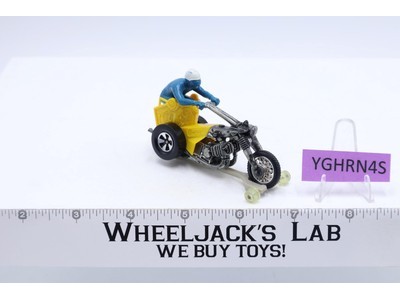 Rrrumblers Yellow CHOPPIN' CHARIOT w/ RIDER & Track-Rack Hot Wheels 1972 Mattel