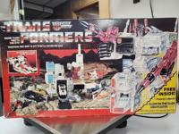 Metroplex w/ BOX 100% Complete NR MINT FIG 1985 Vintage Hasbro G1 Transformers
