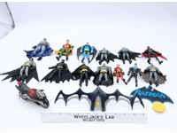Lot of 13 Batman DC Superheroes Villains ToyBiz Kenner Figures + Accessories