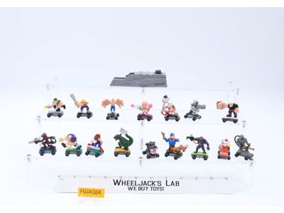 Lot of 16 Savage Mondo Blitzers W/ Launcher 1992 Kenner Action Figures