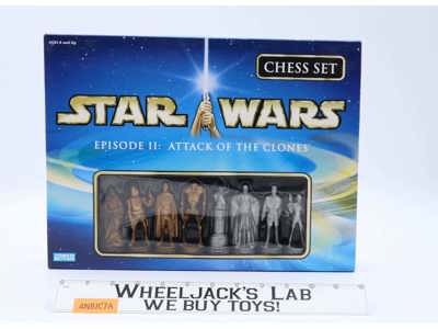 Star Wars Attack of the Clones Chess Set Complete 2002 Parker Brothers