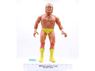 Hulk Hogan Hulkamania WWF Wrestling 1985 LJN Titan Vintage 16" AUTOGRAPHED