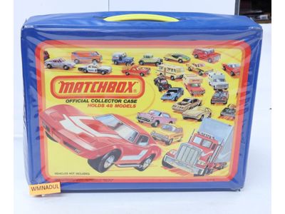 Lot of 26 Miscellaneous Cars/Trucks/Vehicle W/ Carry Case Yatming Bedford