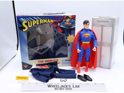 Superman World's Greatest Superhero DC Comics 2000 Hasbro 8" Action Figure