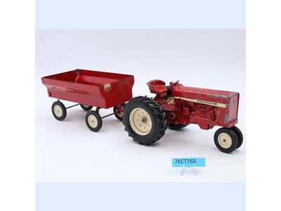 International Harvester with Trailer 18-4-34 ERTL Vintage Toy Farm Equipment