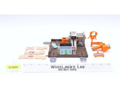 Spike's Auto Wreckers Highways & Byways Micro Machines 1996 Galoob Playset