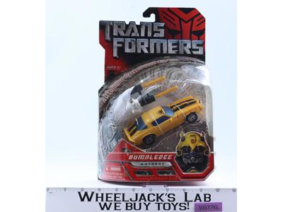 Bumblebee Deluxe Class Transformers Movie 2007 Hasbro Action Figure NEW SEALED