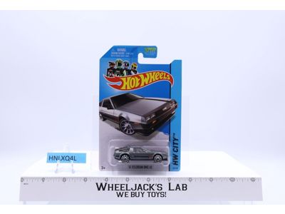 Hot Wheels 81 Delorean DMC-12 HW City Long Card 33/250 NEW SEALED