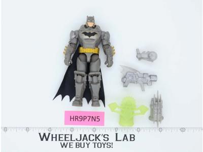 Armored Batman 100% Complete DC Comics Caped Crusader 2020 Spin Master Figure