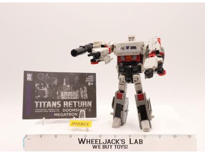 Megatron 100% Complete Transformers Titans Return 2015 Hasbro Action Figure