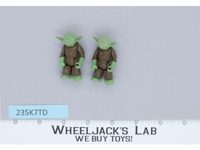 Lot of 2 Dark Green Yoda Star Wars ESB 1980 Kenner Action Figures
