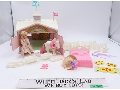 Megan's Place My Little Pony MLP 1985 Hasbro Vintage Action Figure Playset