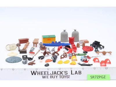 Mixed LOT Matchbox Site Hut Plastic Plus Soldier Ships Feed Saddles Etc. Vintage