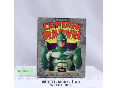 Captain Marvel 60s Version Marvel Mini-Bust 2002 Bowen Designs 2160/3500