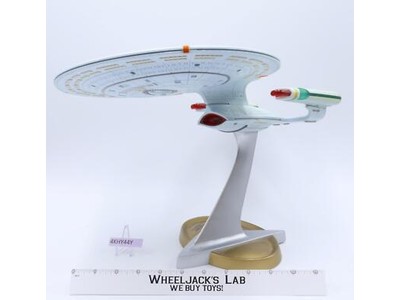 Starship Enterprise NCC-1701-D Star Trek The Next Generation 1994 Playmates