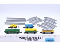 Lot of 5 Train Cars W/ 11 Tracks Pieces 1988-89 Vintage Galoob Micro Machines
