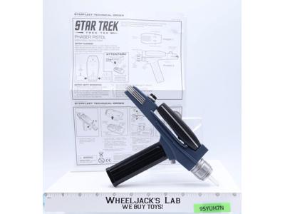 Phaser Pistol Star Trek 2006 Diamond Select Toys Art Asylum Action Figure
