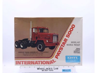 #8031 International Paystar 5000 ERTL 1:25 Model Kit NEW SEALED
