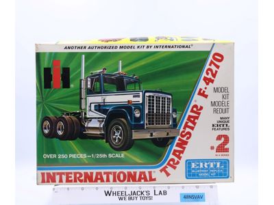 #8001 International Transtar F-4270 ERTL 1:25 Model Kit NEW