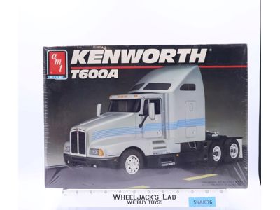#6976 Kenworth T600A  AMT ERTL 1:25 Scale Model Kit NEW SEALED
